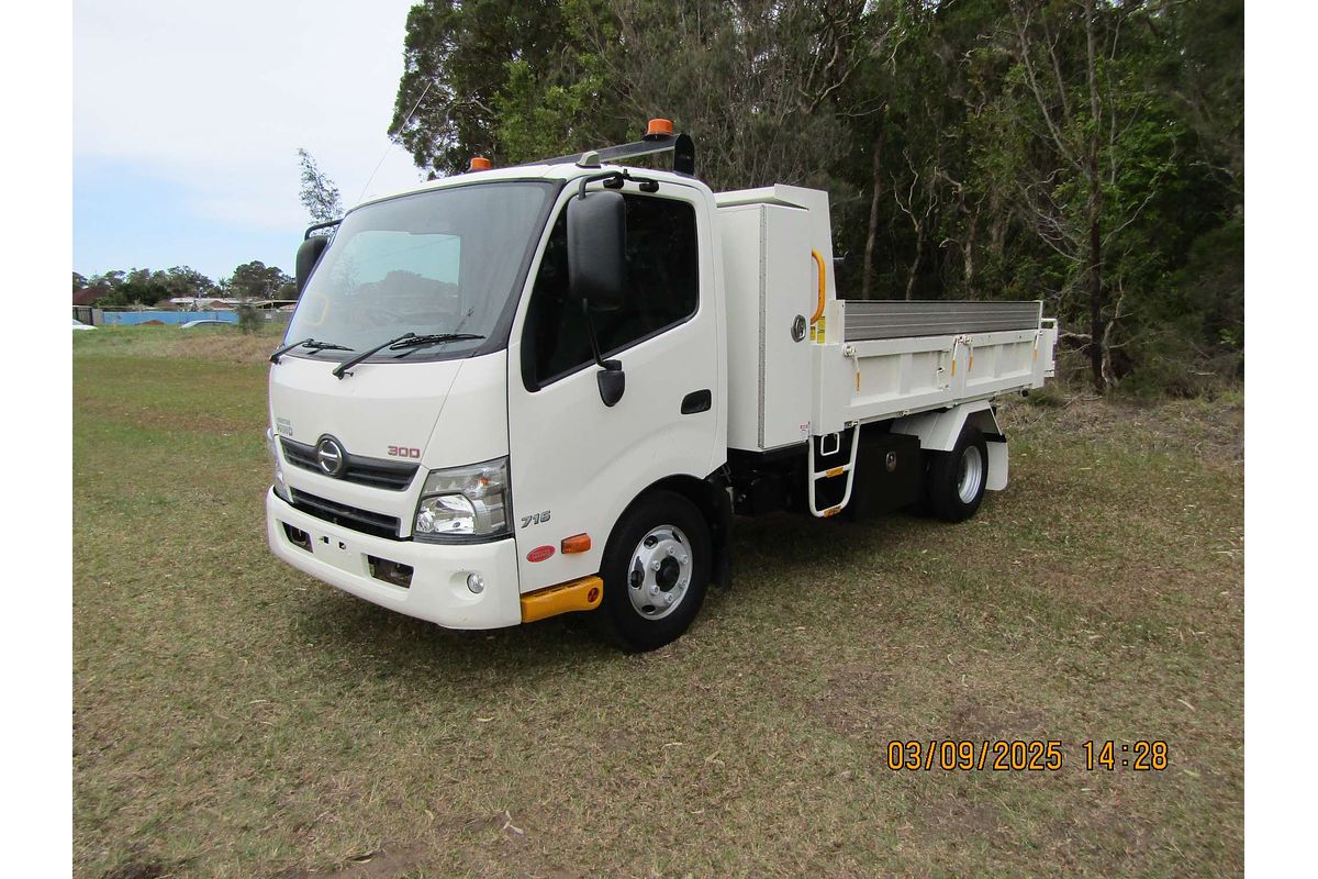 2017 Hino 300 Series 716 4x2