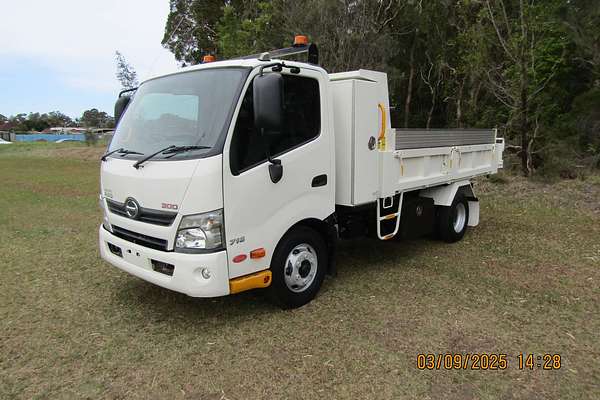 2017 Hino 300 Series 716 4x2