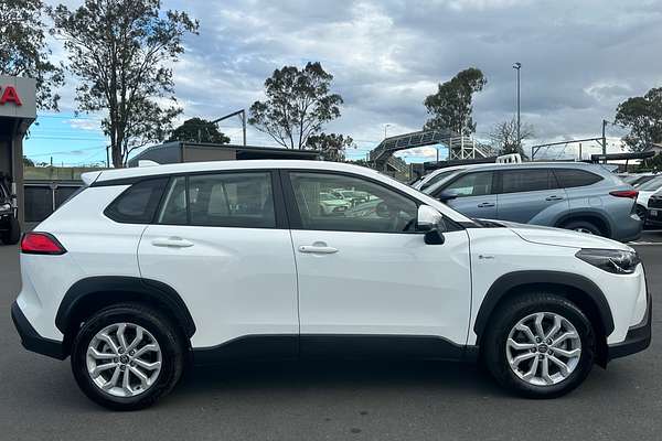 2024 Toyota Corolla Cross GX MXGH10R
