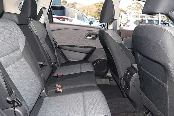 2025 Nissan X-TRAIL ST T33