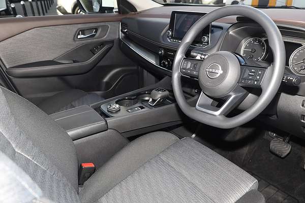 2025 Nissan X-TRAIL ST T33