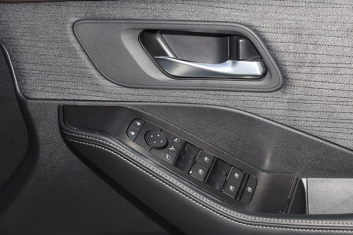 2025 Nissan X-TRAIL ST T33
