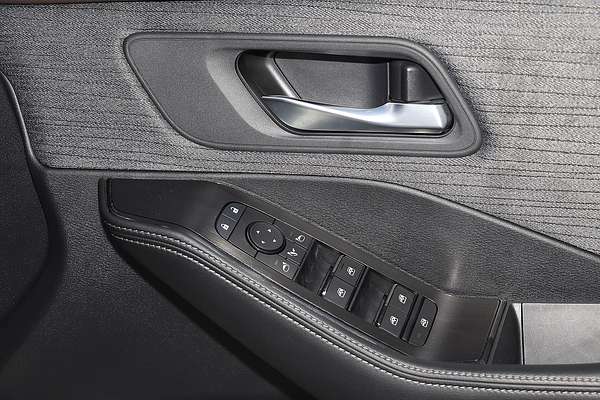 2025 Nissan X-TRAIL ST T33