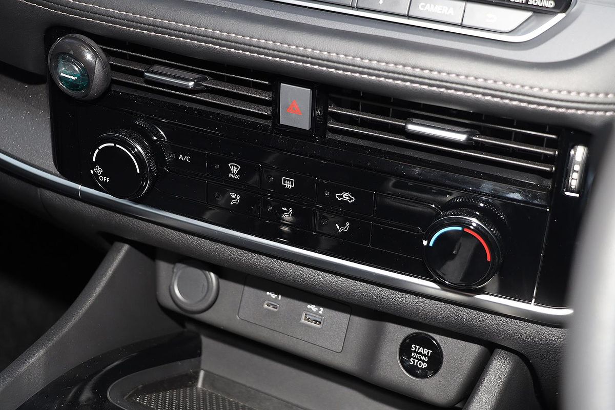 2025 Nissan X-TRAIL ST T33