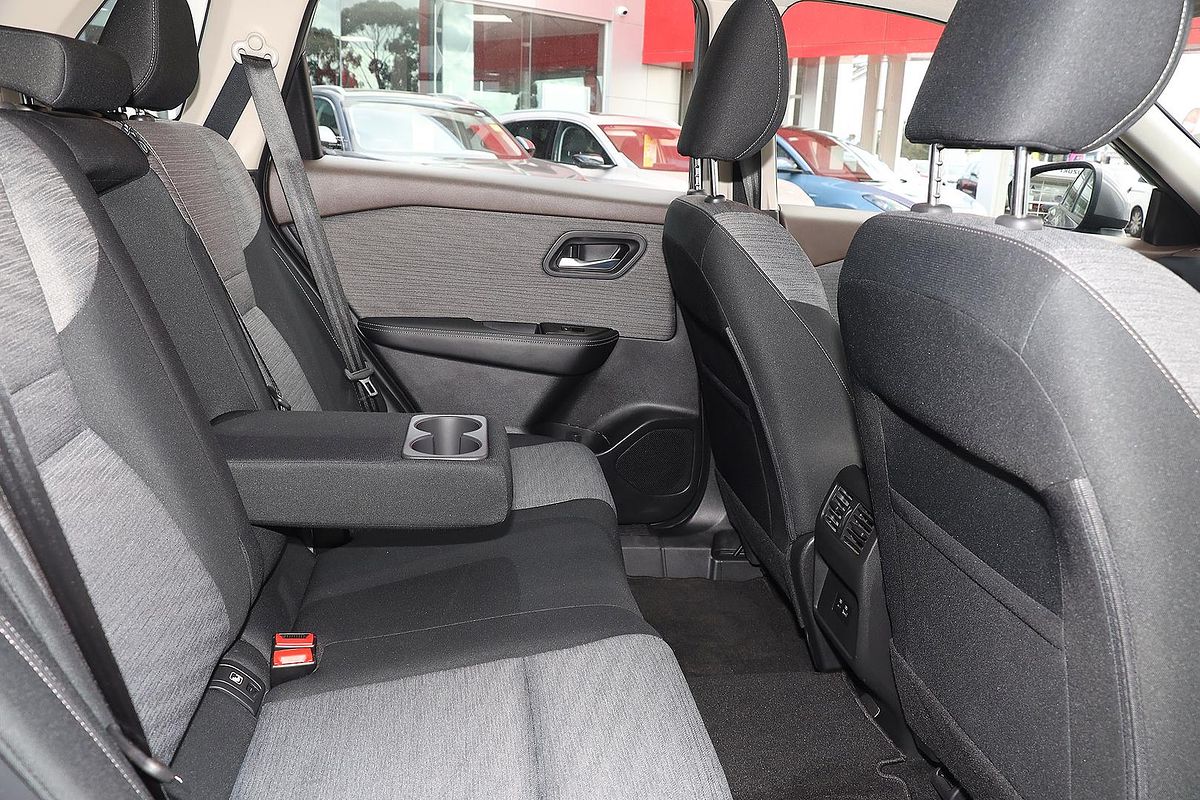 2024 Nissan X-TRAIL ST T33