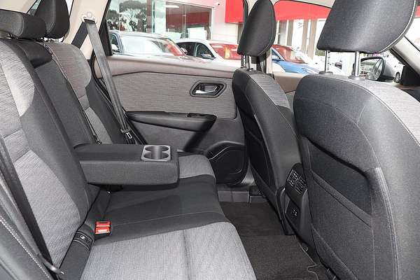 2024 Nissan X-TRAIL ST T33