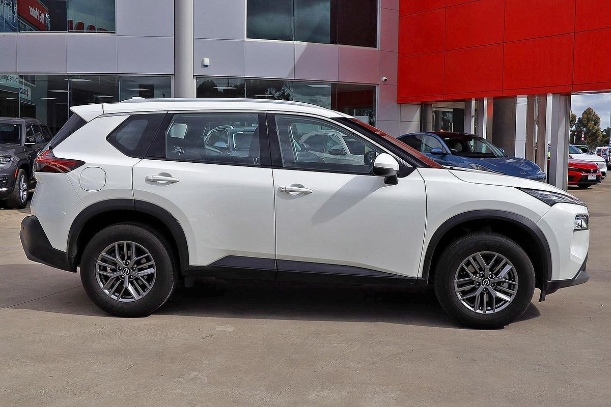 2025 Nissan X-TRAIL ST T33