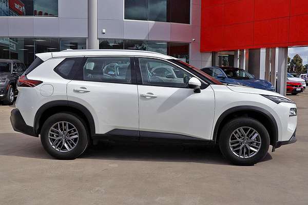 2025 Nissan X-TRAIL ST T33
