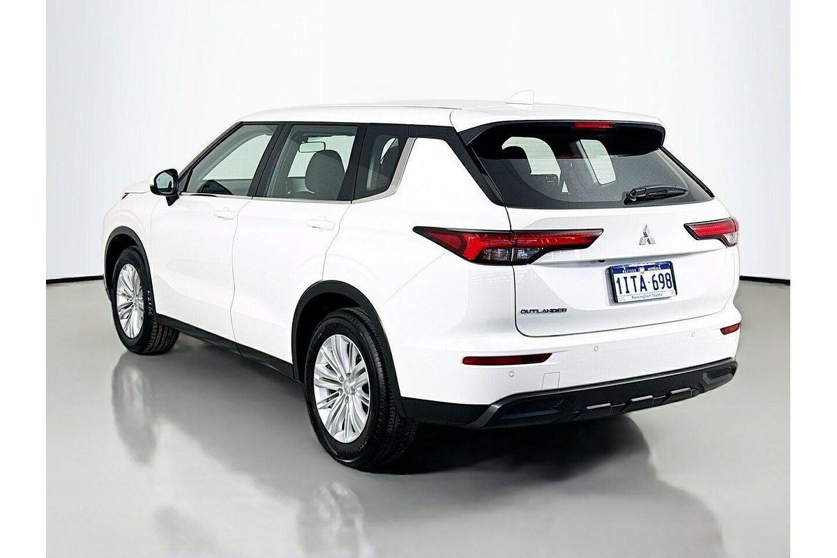 2024 Mitsubishi Outlander ES ZM