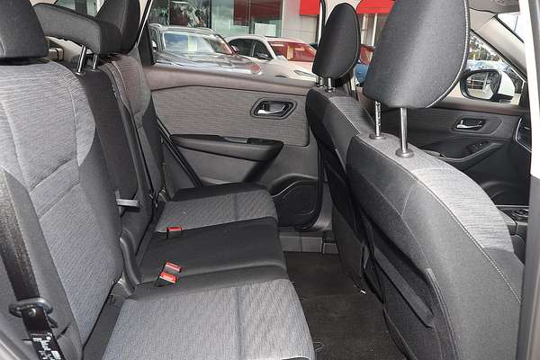 2025 Nissan X-TRAIL ST T33