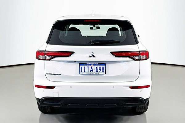 2024 Mitsubishi Outlander ES ZM