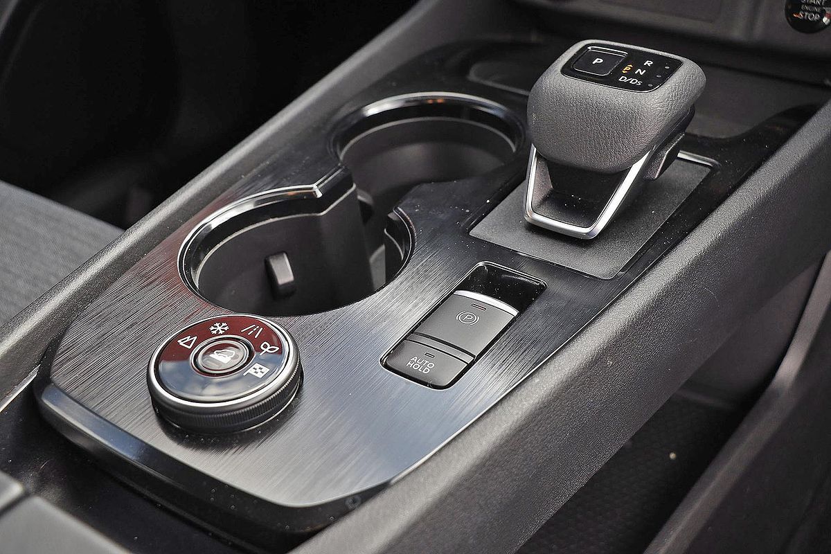 2025 Nissan X-TRAIL ST T33