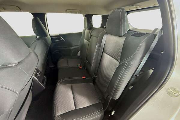 2024 Mitsubishi Outlander ES ZM
