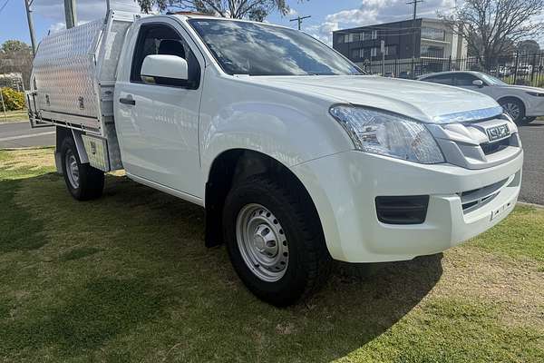 2016 Isuzu D-MAX SX High Ride Rear Wheel Drive