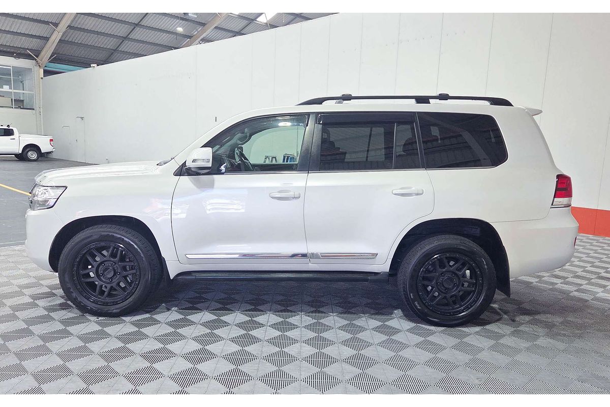 2017 Toyota Landcruiser Sahara VDJ200R