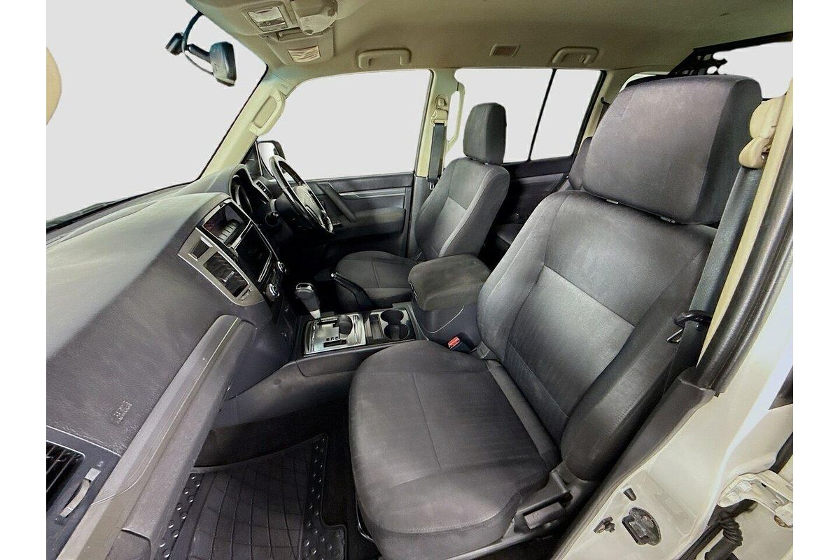 2016 Mitsubishi Pajero GLX NX