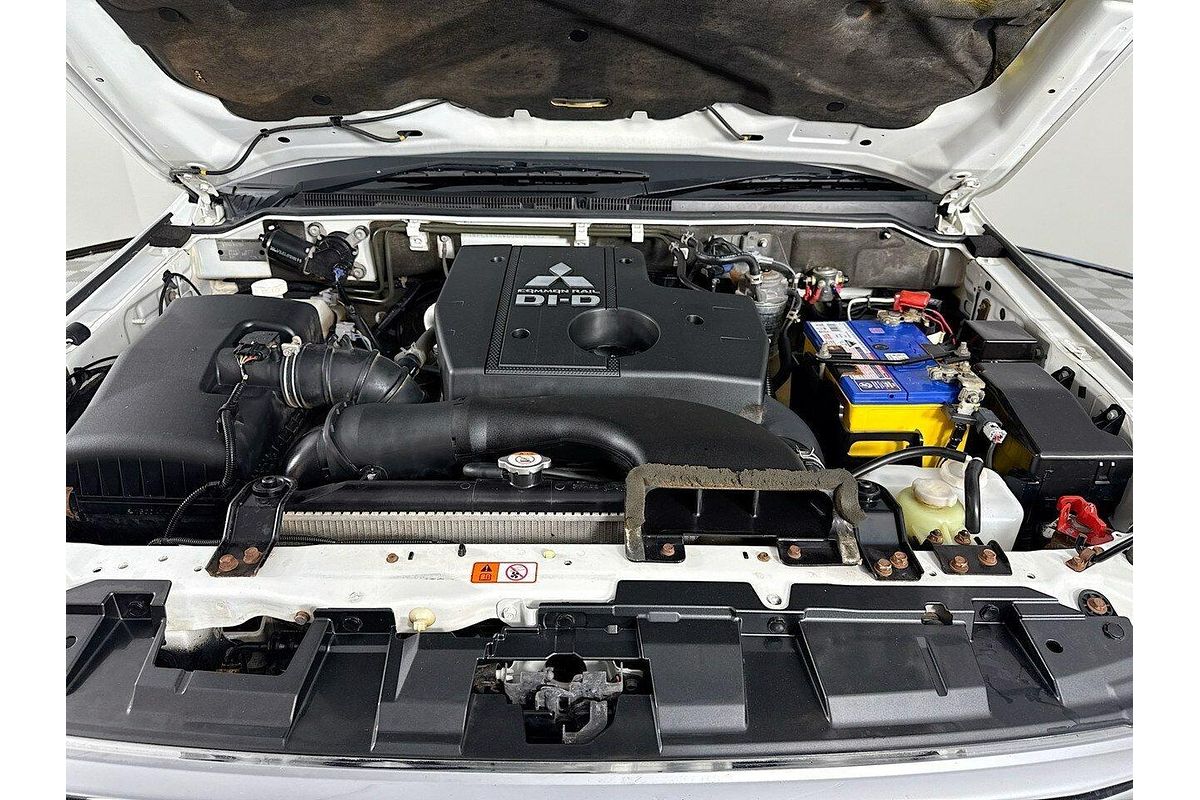 2016 Mitsubishi Pajero GLX NX