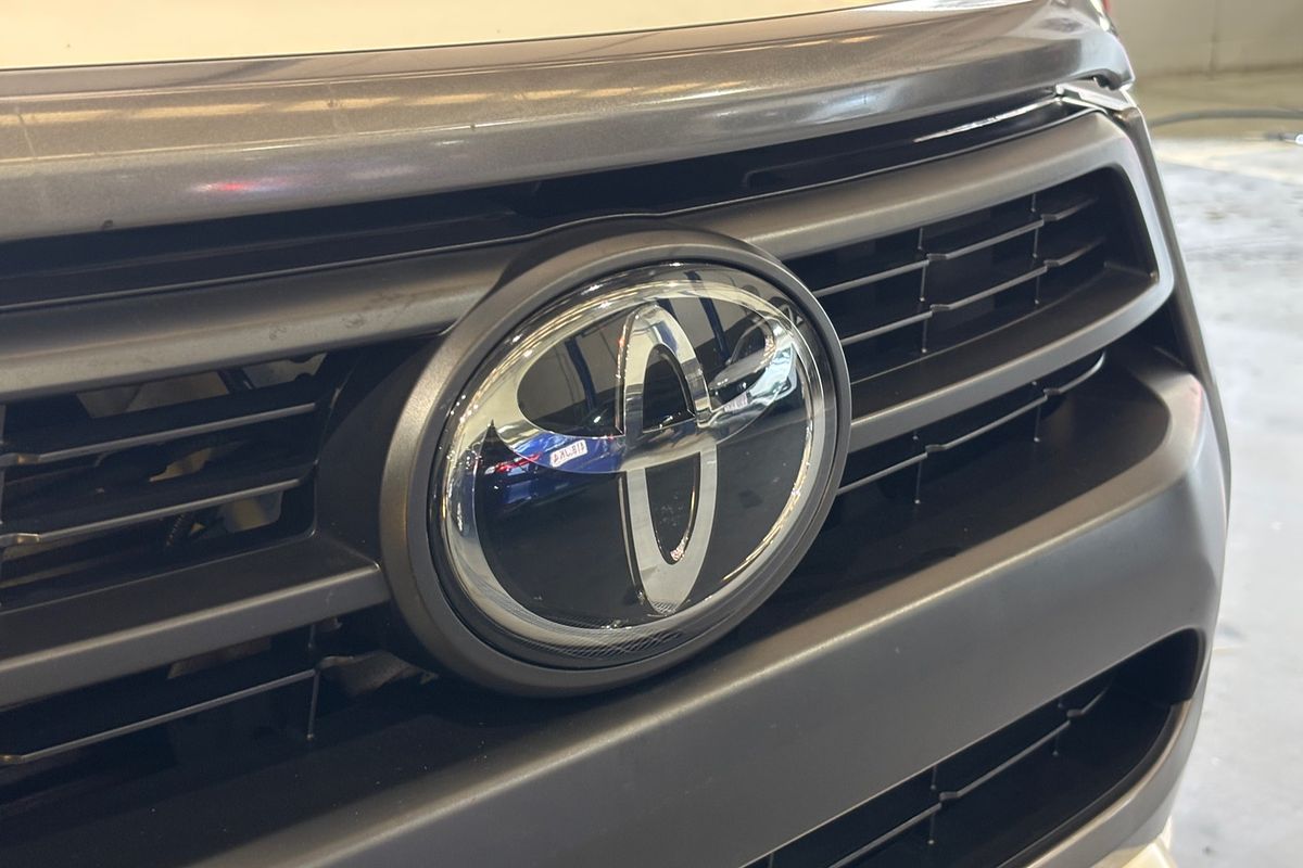 2020 Toyota Hilux SR GUN126R