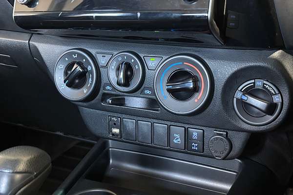 2020 Toyota Hilux SR GUN126R