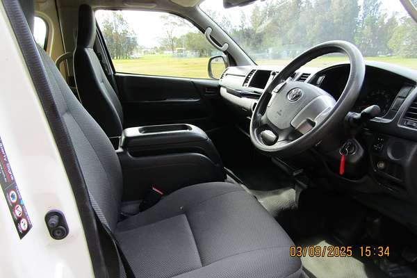 2017 Toyota Hiace Commuter KDH223R