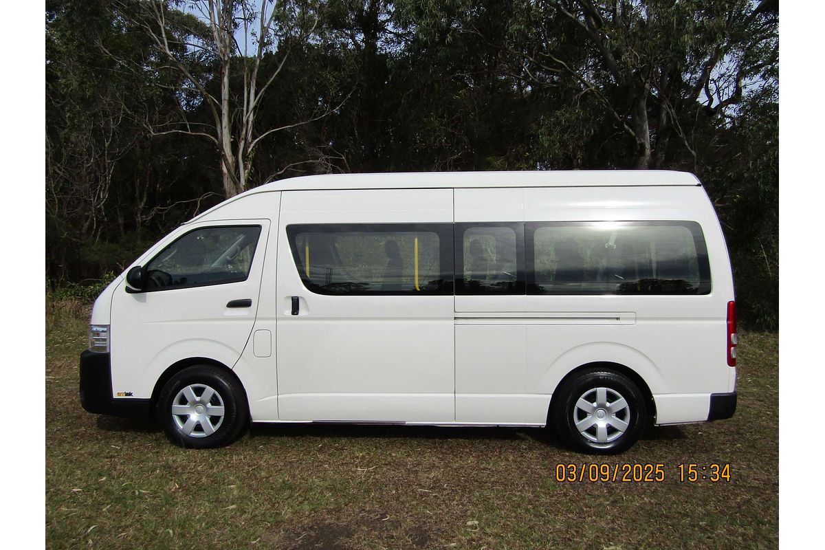 2017 Toyota Hiace Commuter KDH223R