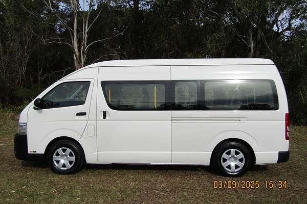 2017 Toyota Hiace Commuter KDH223R