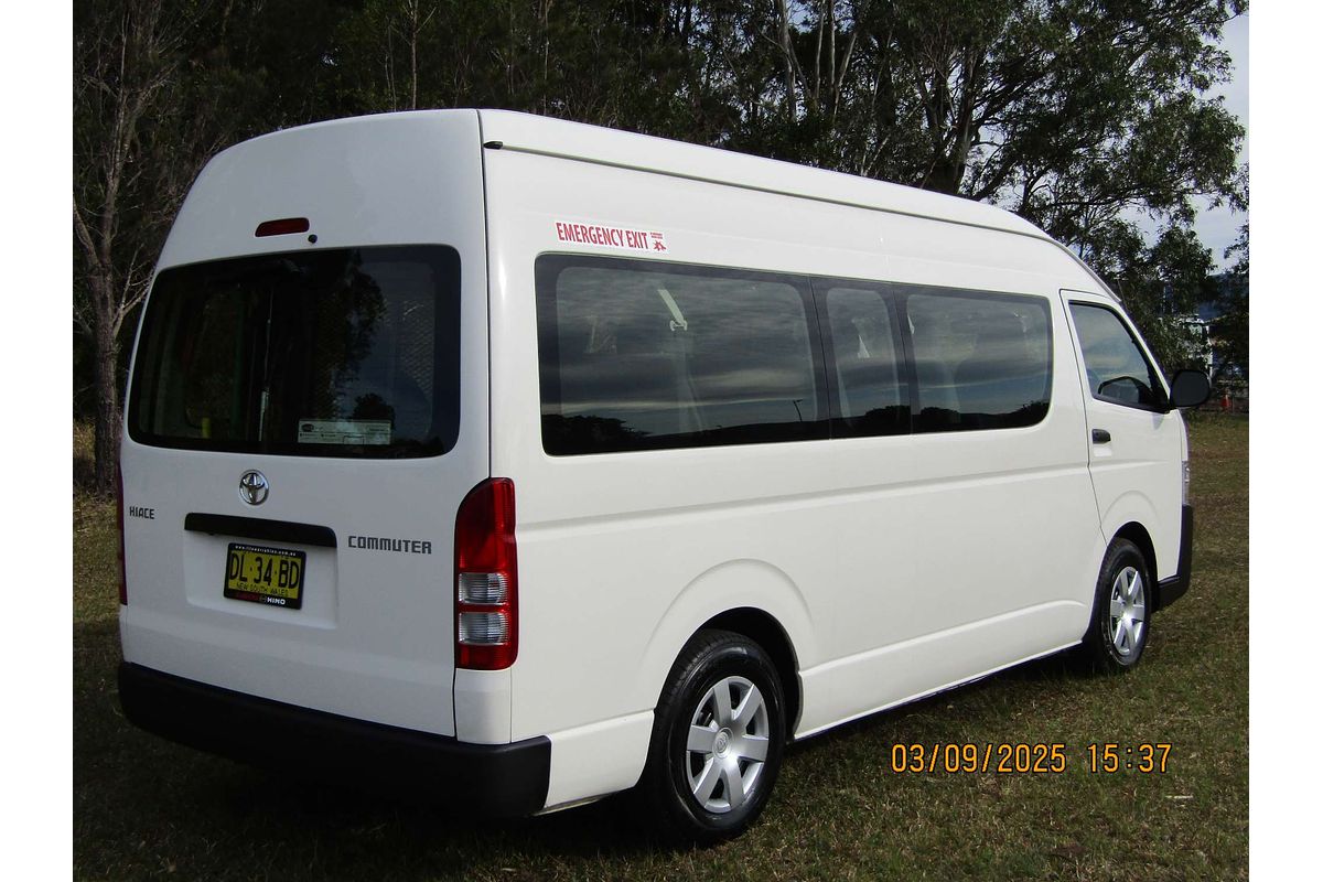 2017 Toyota Hiace Commuter KDH223R