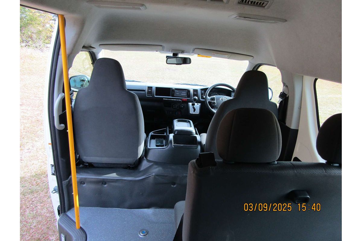 2017 Toyota Hiace Commuter KDH223R