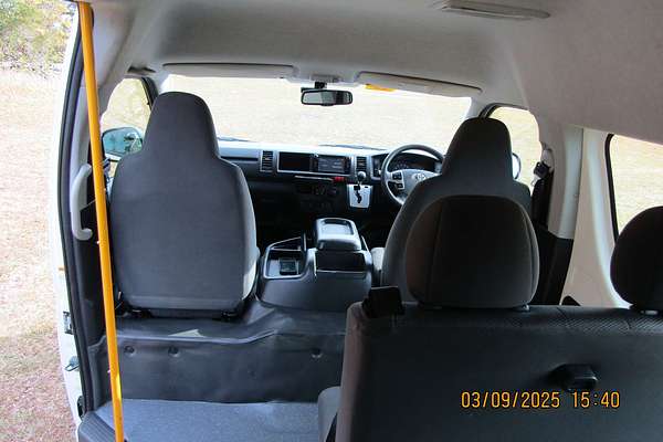 2017 Toyota Hiace Commuter KDH223R