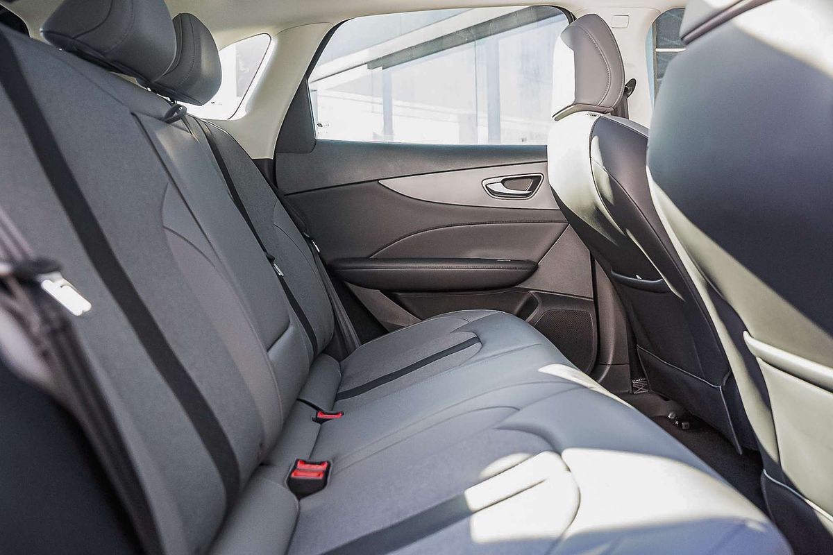 2025 MG MGS5 EV Essence 62 ZS3EM