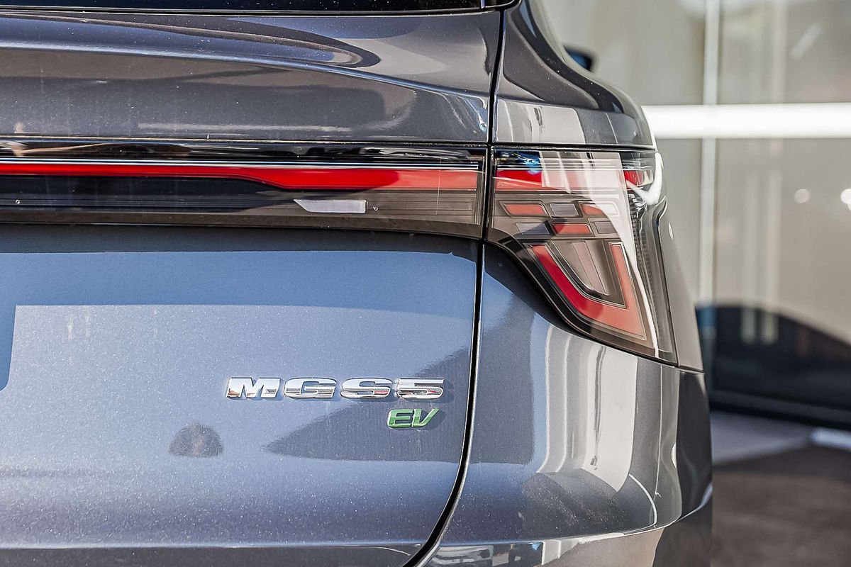 2025 MG MGS5 EV Essence 62 ZS3EM