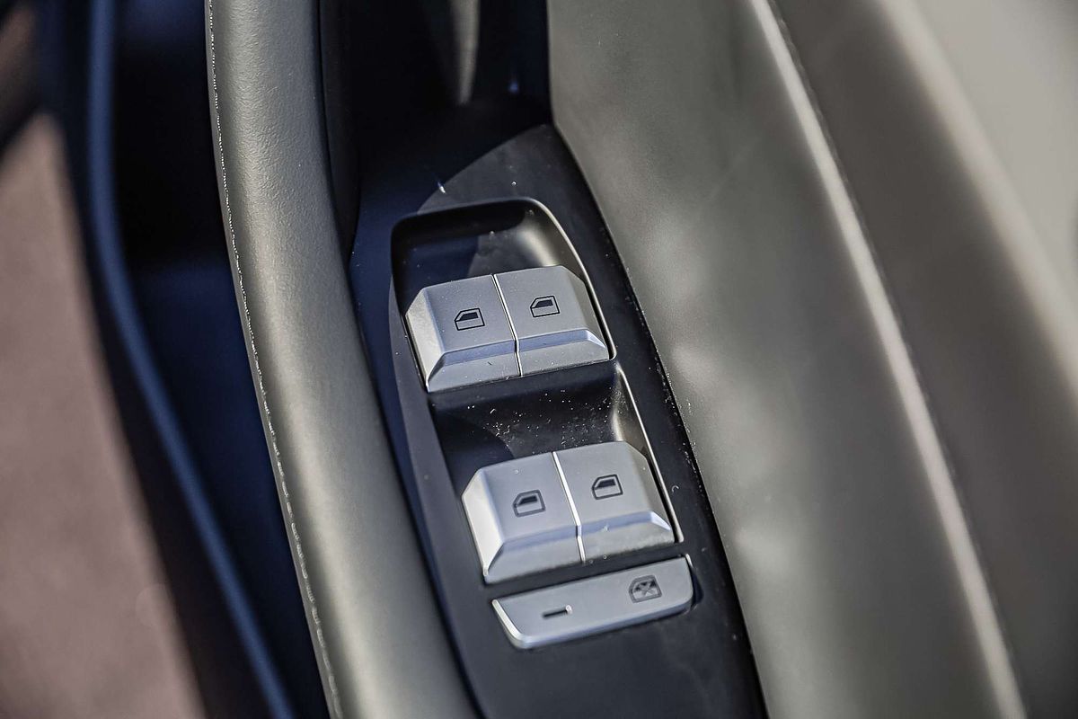 2025 MG MGS5 EV Essence 62 ZS3EM