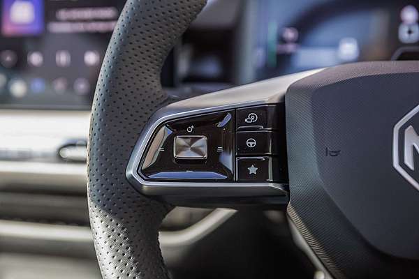 2025 MG MGS5 EV Essence 62 ZS3EM