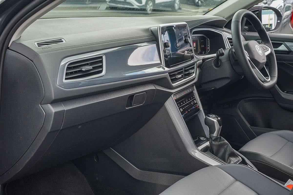 2025 Volkswagen T-Roc 110TSI Style D11