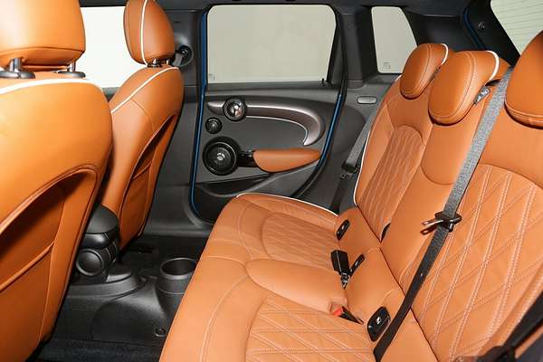 2021 MINI Hatch Cooper S Classic F55 LCI