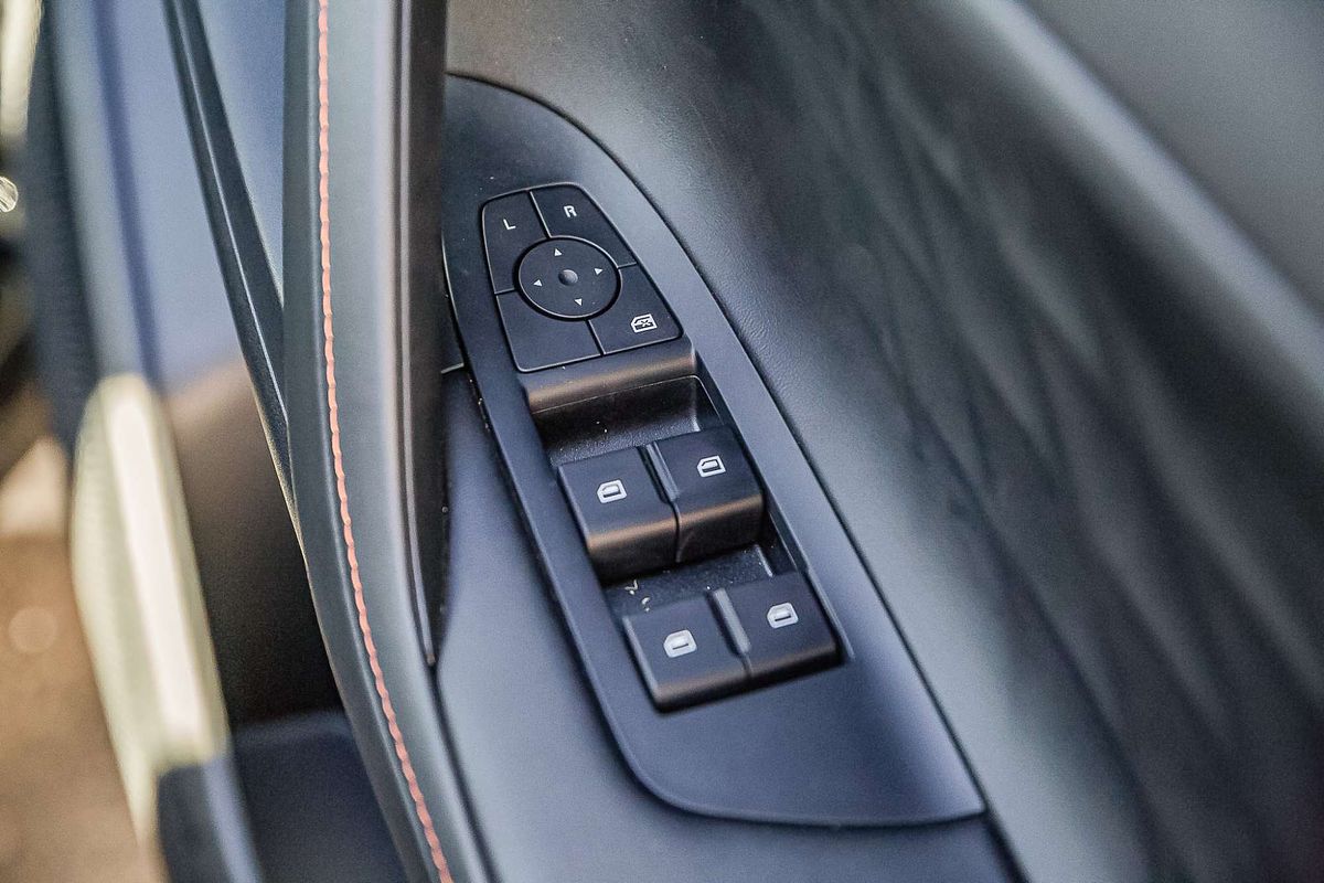 2024 MG HS Vibe AS33