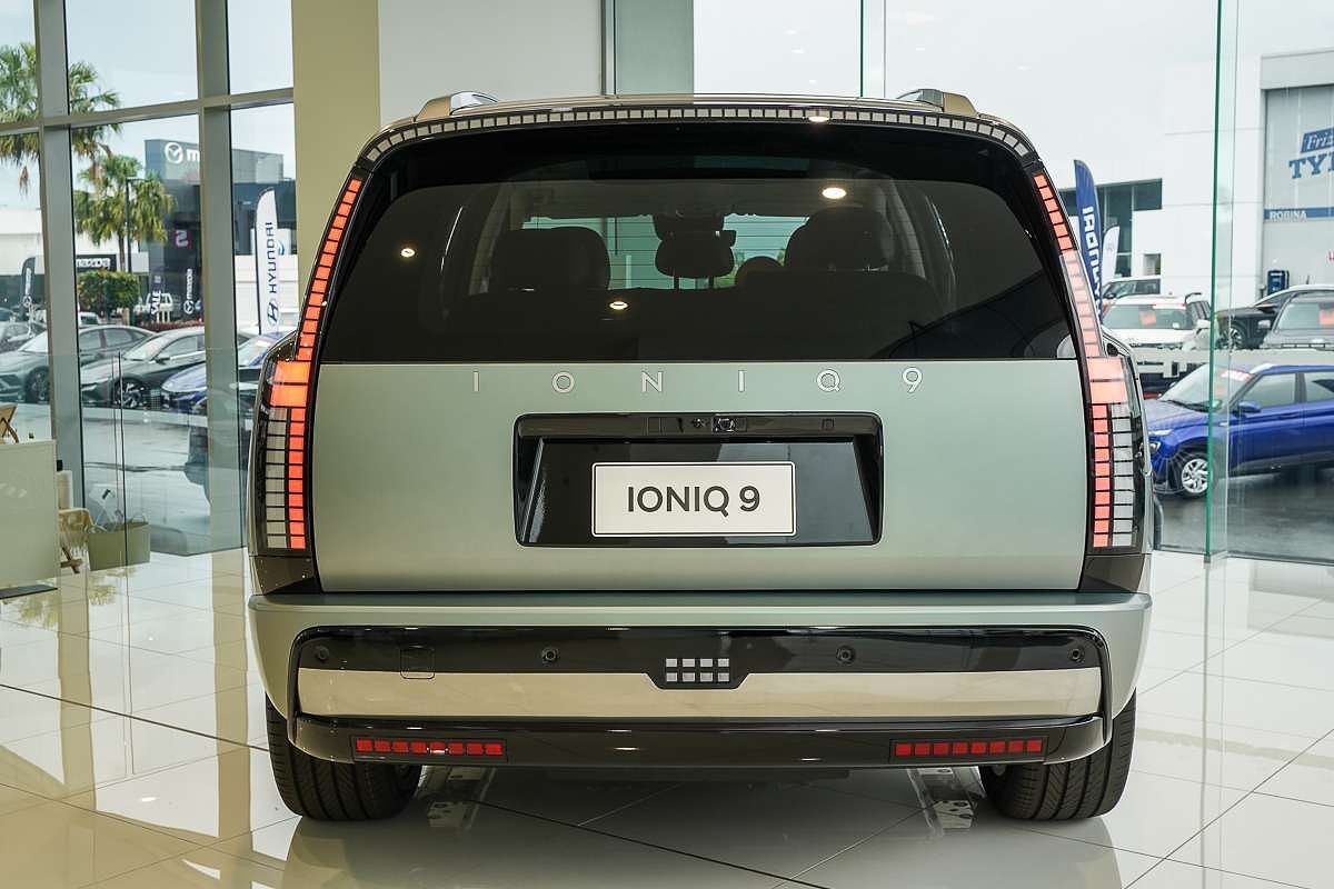 2025 Hyundai IONIQ 9 Calligraphy ME.V1