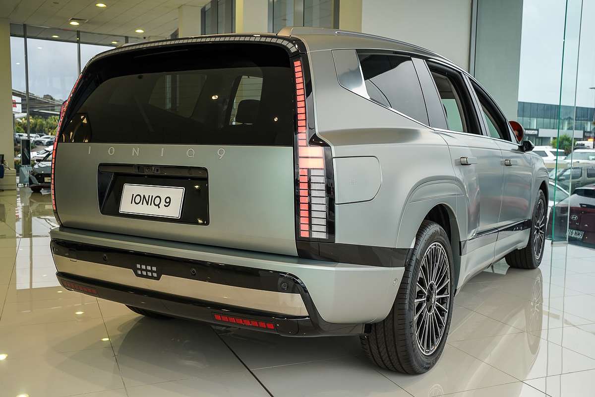 2025 Hyundai IONIQ 9 Calligraphy ME.V1