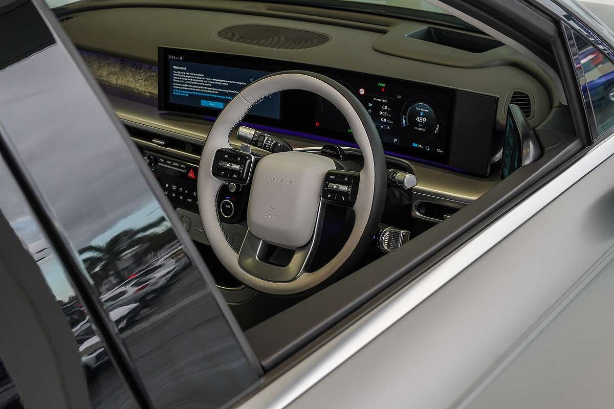 2025 Hyundai IONIQ 9 Calligraphy ME.V1
