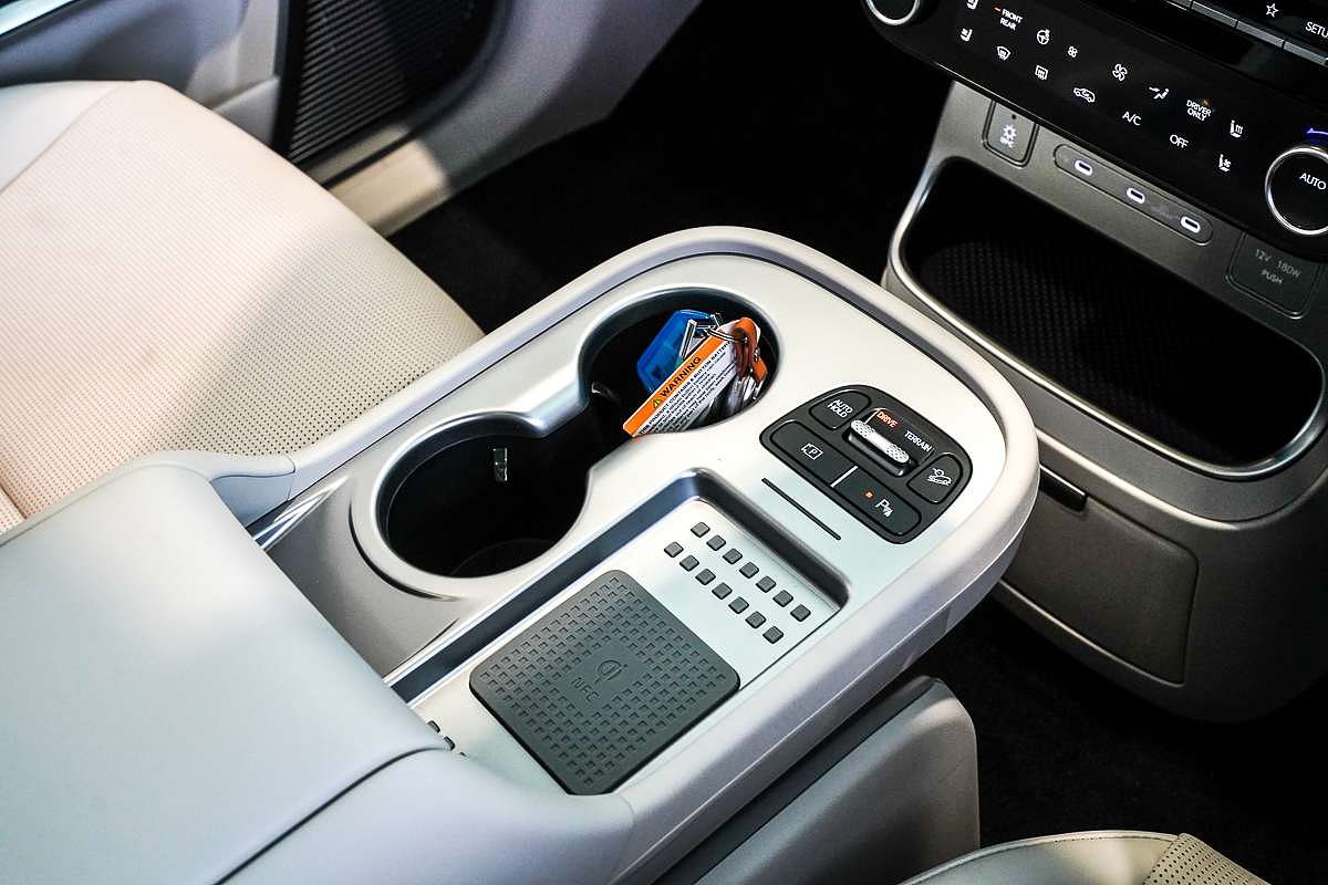 2025 Hyundai IONIQ 9 Calligraphy ME.V1