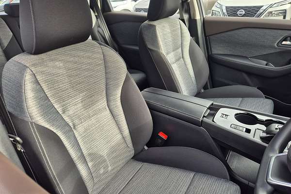 2024 Nissan X-TRAIL ST T33