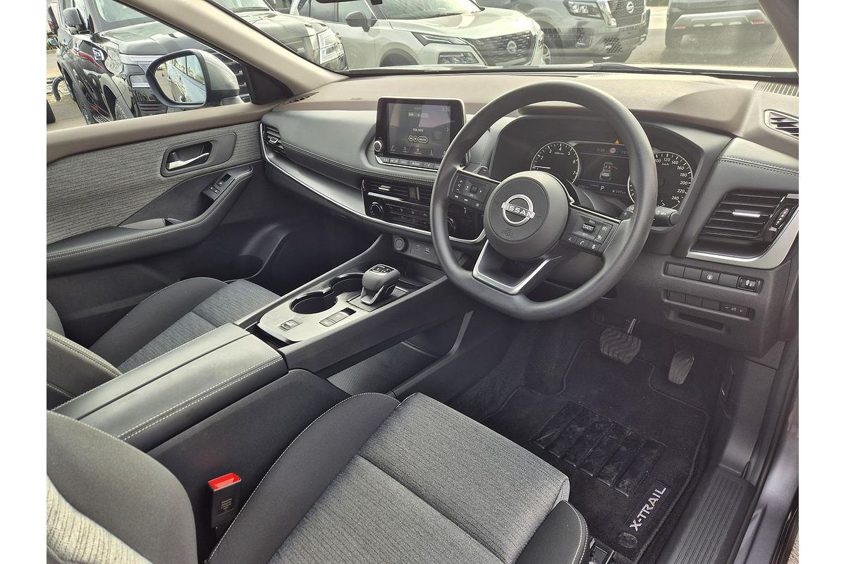 2024 Nissan X-TRAIL ST T33