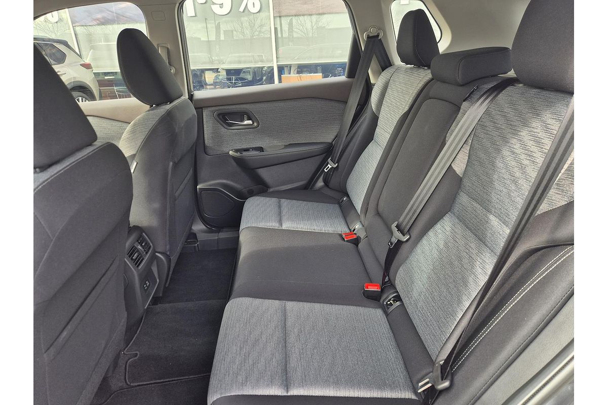 2024 Nissan X-TRAIL ST T33