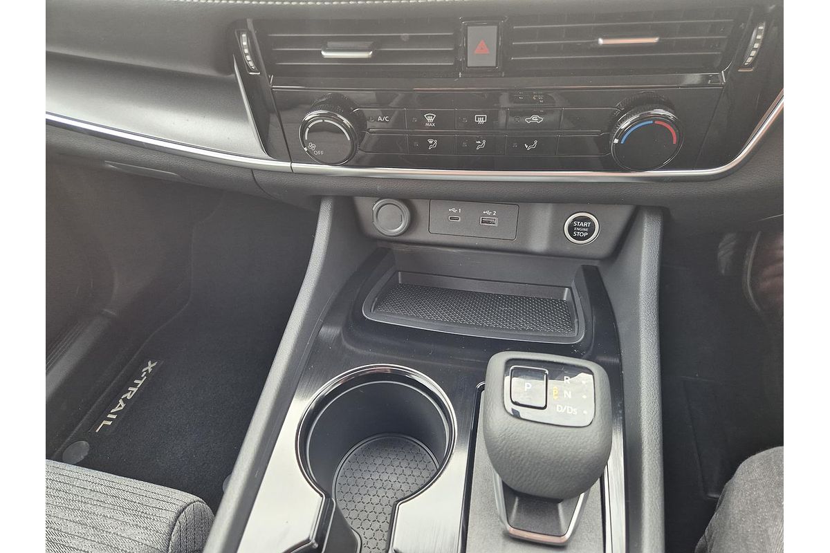 2024 Nissan X-TRAIL ST T33