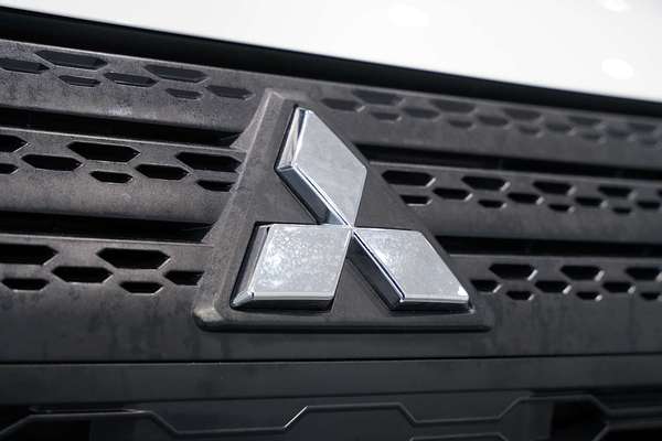 2023 Mitsubishi Eclipse Cross ES YB