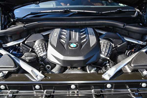 2021 BMW X6 M50i G06