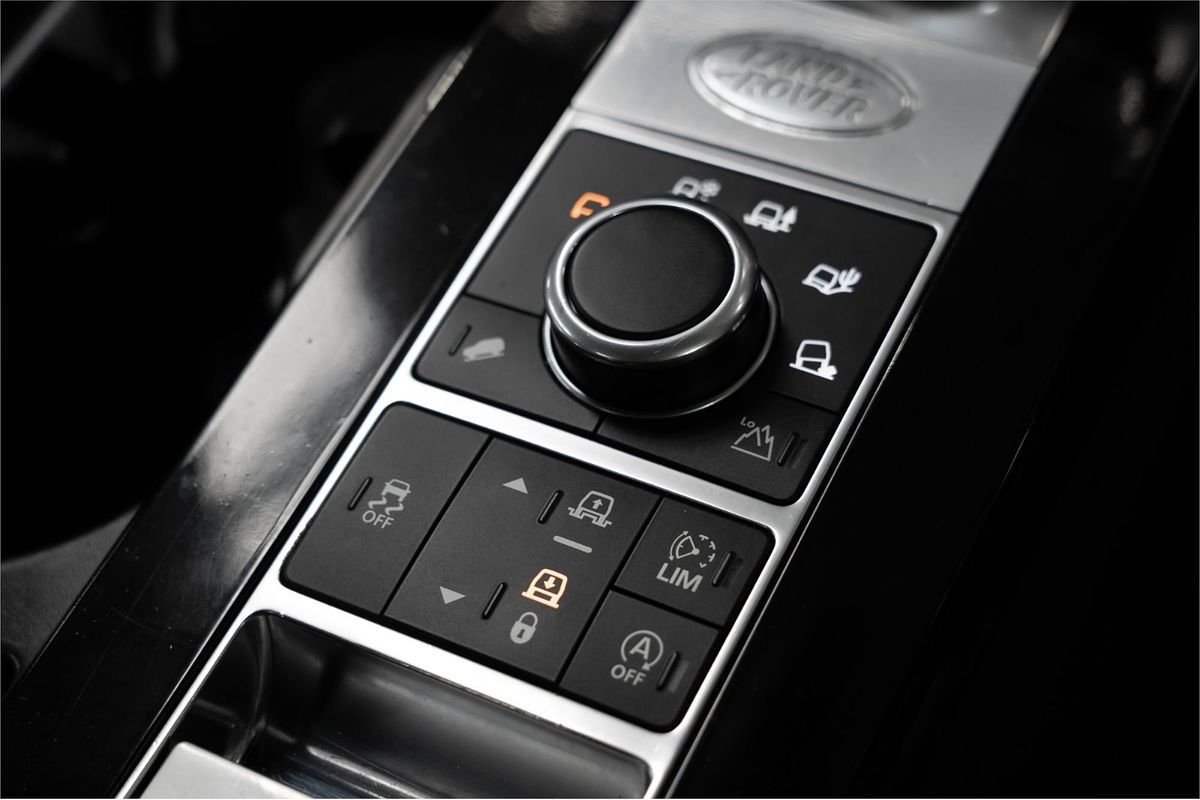 2017 Land Rover Discovery SD4 HSE Series 5