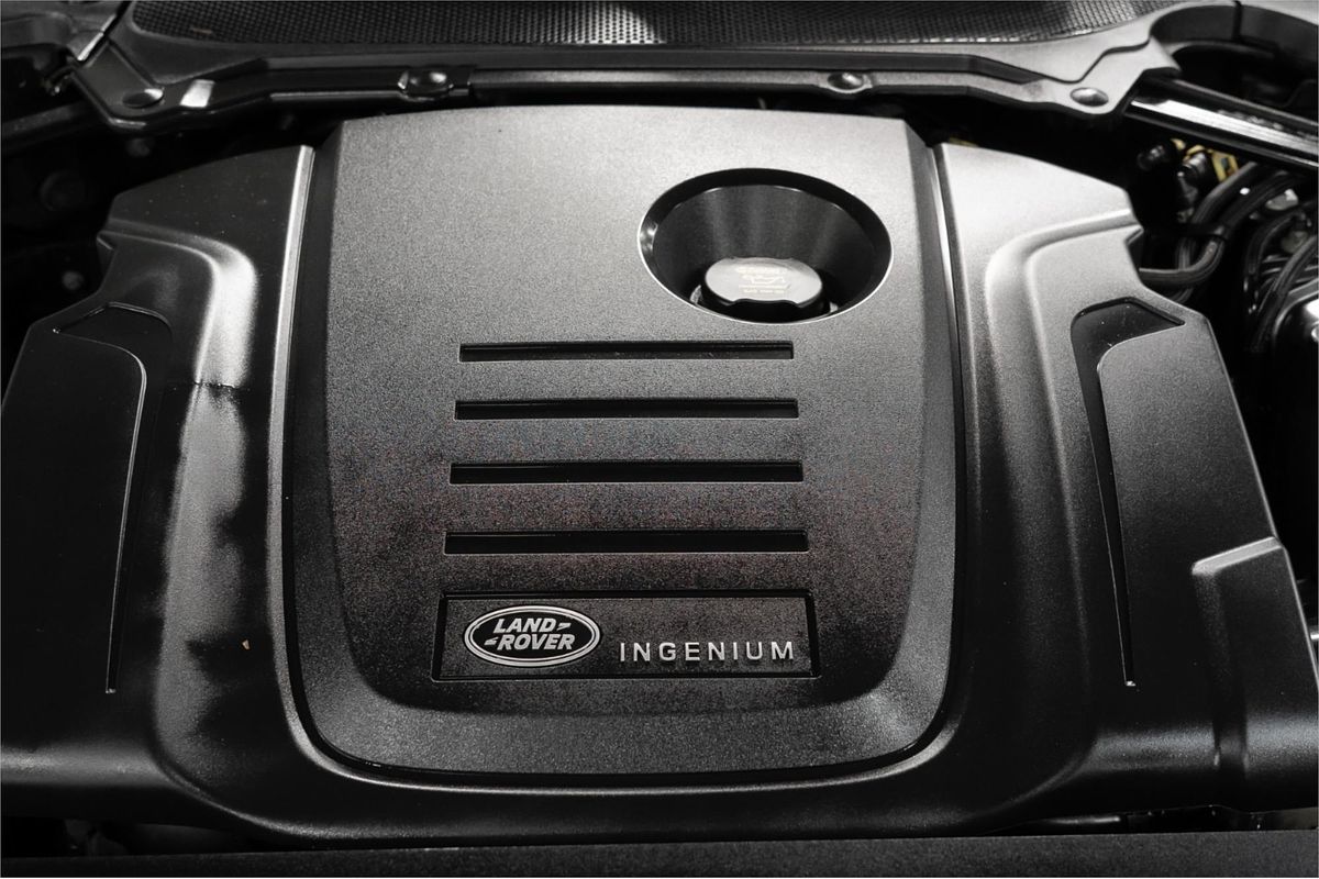 2017 Land Rover Discovery SD4 HSE Series 5