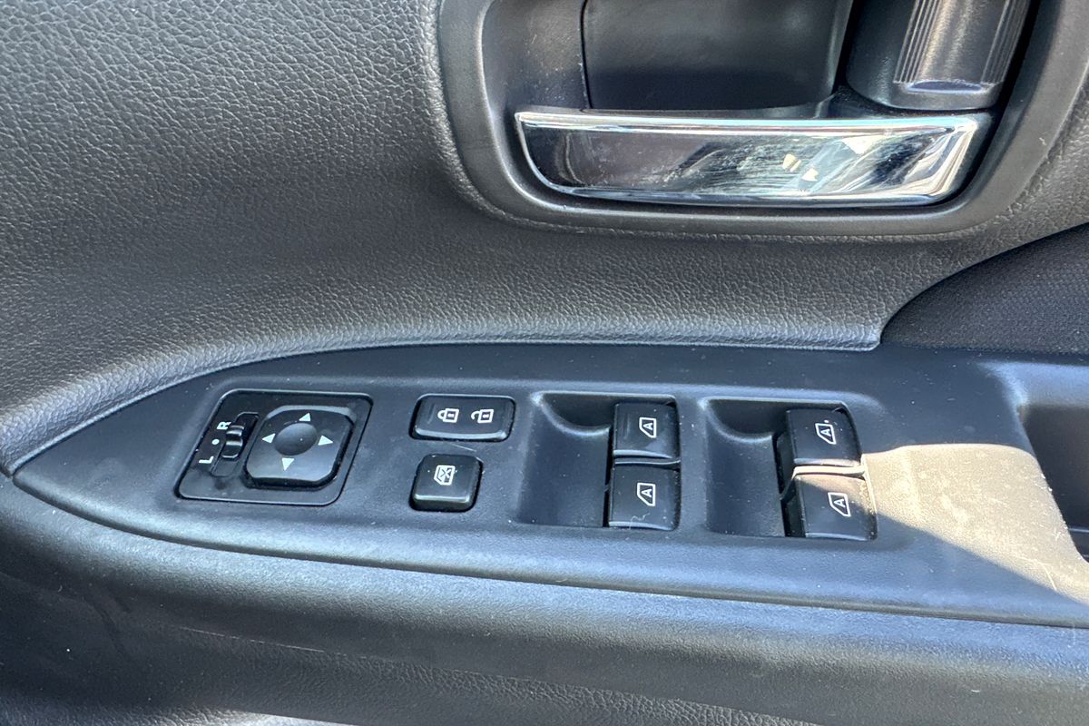 2020 Mitsubishi Outlander ES ZL