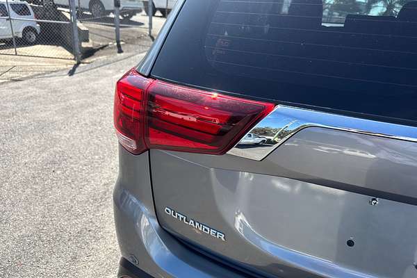 2020 Mitsubishi Outlander ES ZL